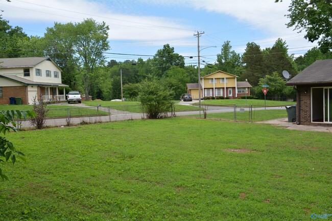 Building Photo - 6231 Maywick Dr NW