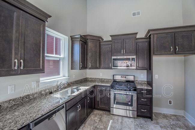 Building Photo - 316 Runion Lake Ct