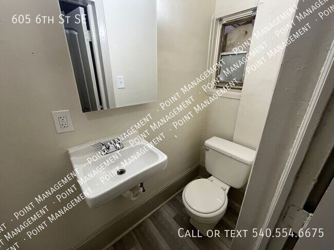 Building Photo - 605 6th St SE