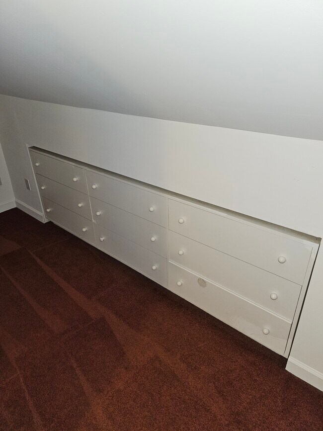 Building Photo - 28 Hartwell Pl