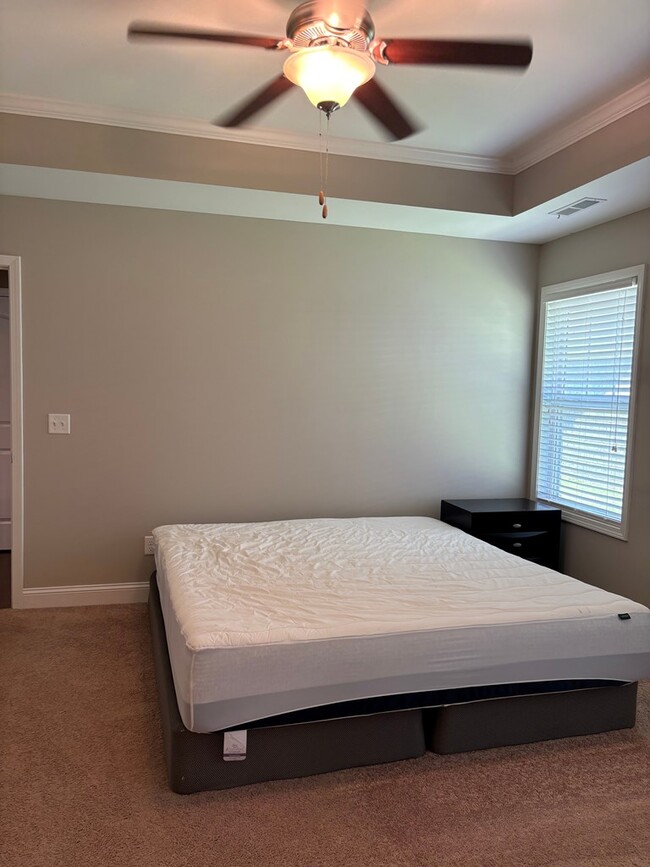 Building Photo - 531 Waterlily Dr