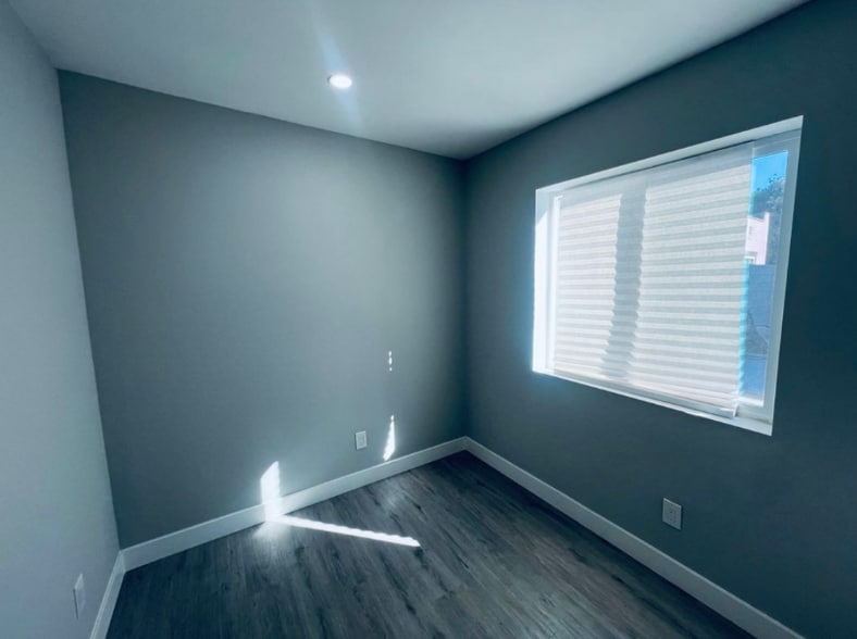 Building Photo - 2437 Cochran Ave