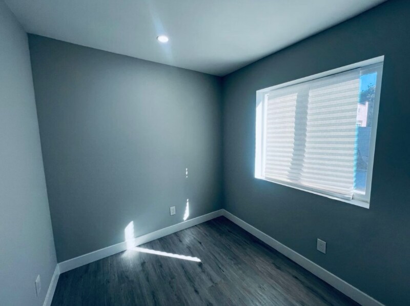 Building Photo - 2437 Cochran Ave