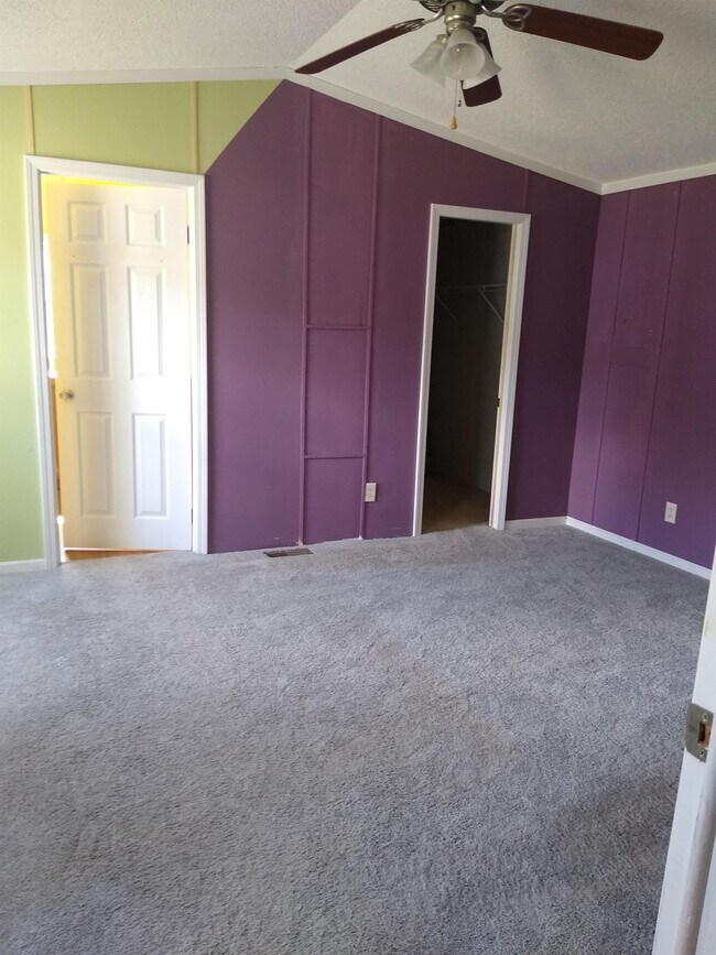 Building Photo - 204 W Cherry Blossom Ln