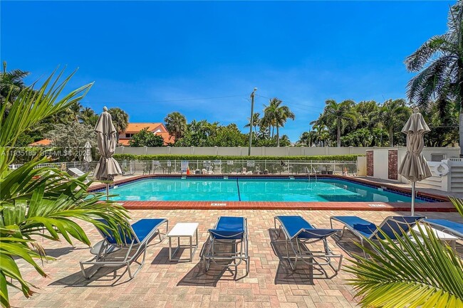 Building Photo - 3181 S Ocean Dr