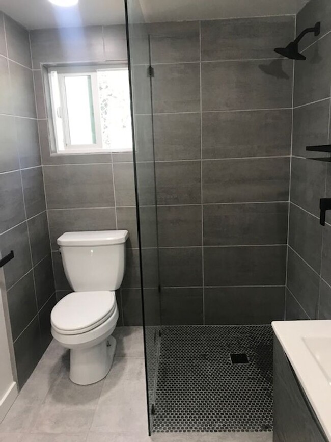 Building Photo - Private Studio w/Loft, 1 Bath rental in Gr...