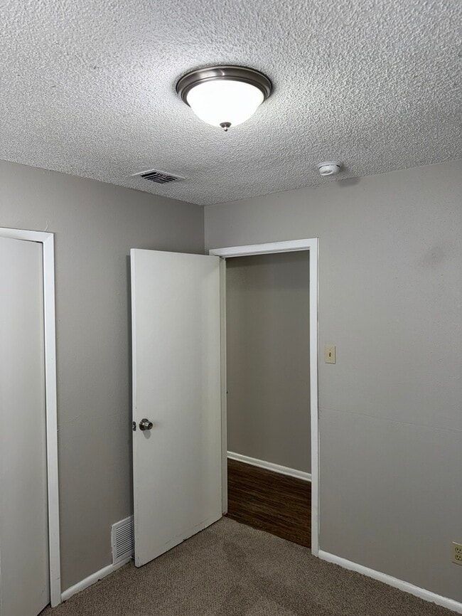 Building Photo - 5015 David Scott Dr