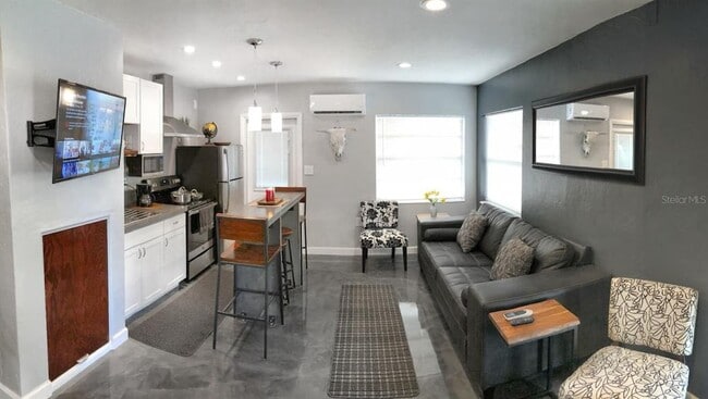 Building Photo - 1235 22nd Ave S