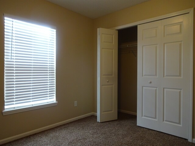 Building Photo - 11550 Deep Springs Dr W