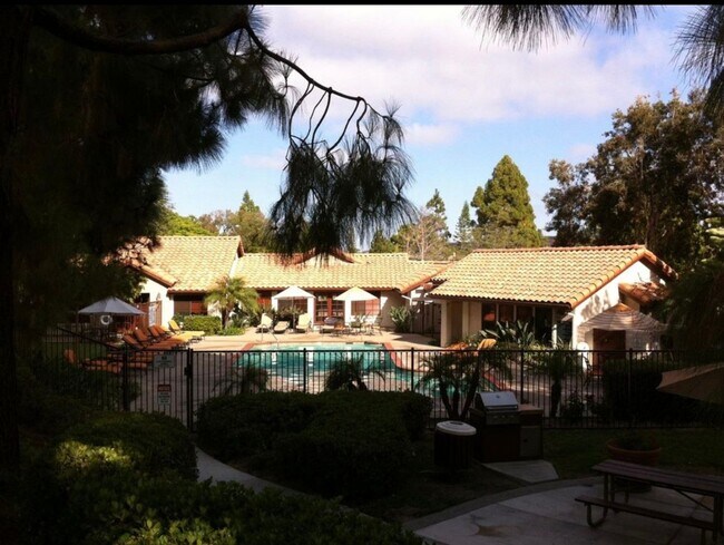 Building Photo - Minutes to the beach - Del Mar Villas -  Coming Soon