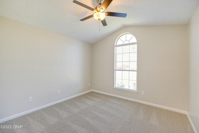Building Photo - 108 Leeward Way