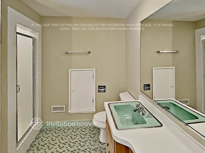 Building Photo - 7162 N Moody Ave