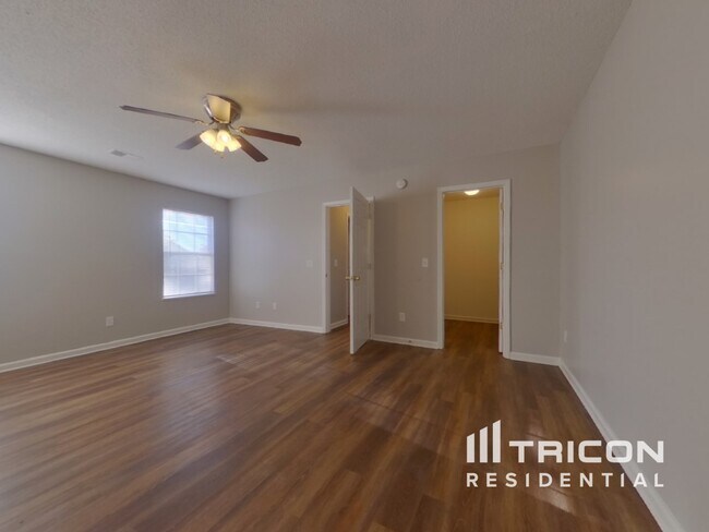 Building Photo - 386 Fox Trot Dr