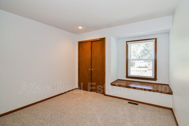 Building Photo - 322 NE Lincoln St