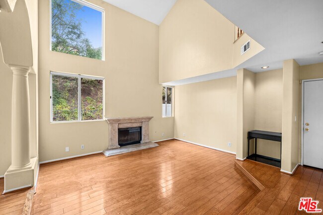 Building Photo - 18639 W Nathan Hill Dr
