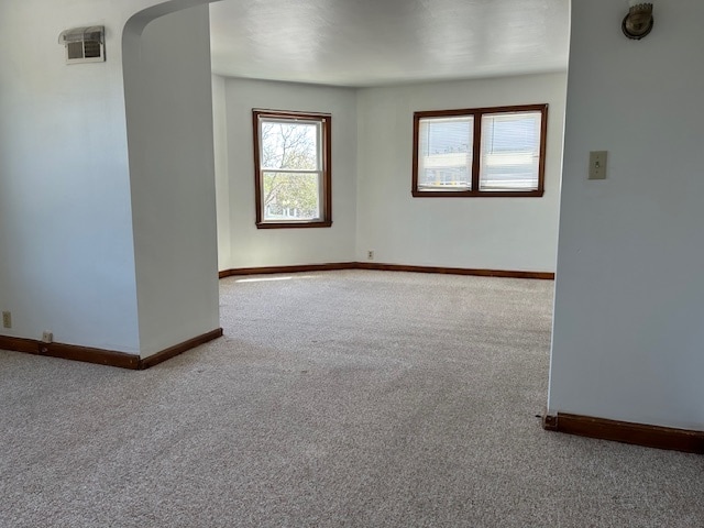 Living room space with lots of windows. - 101B N Mill St