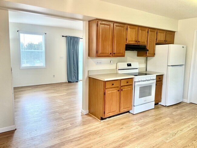 Building Photo - 7141 Margarets Ln