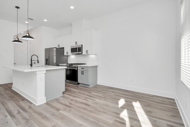 Building Photo - 778 W Tidwell Rd