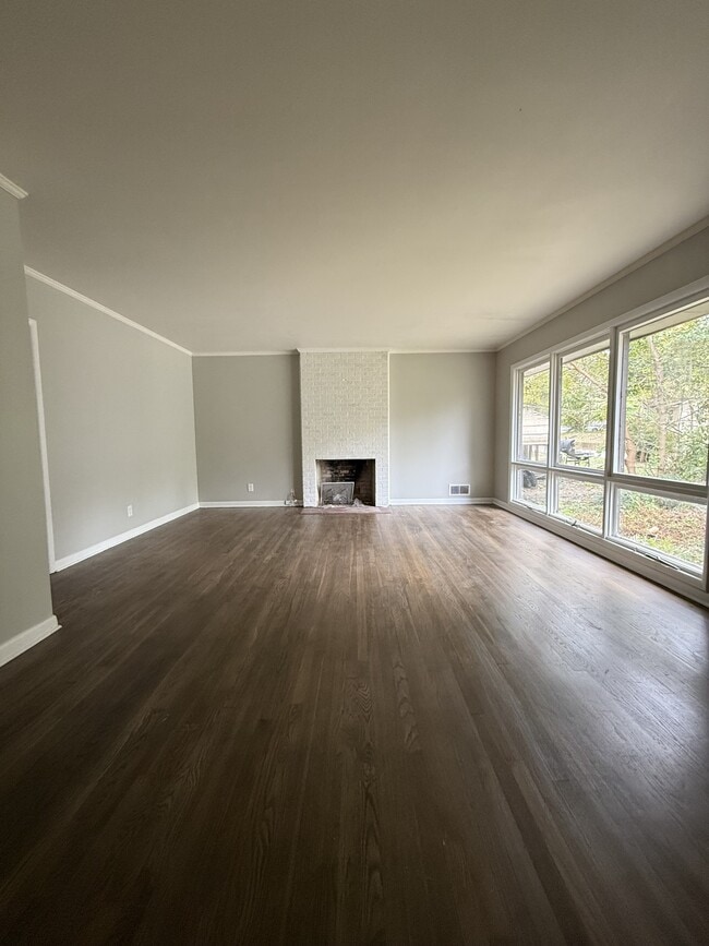 Building Photo - 405 Tyus St