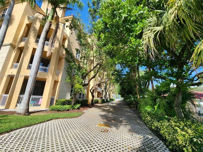 Building Photo - 3001 NE 185th St