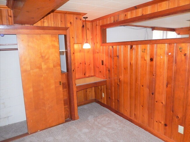 Building Photo - 106 Byron Pl