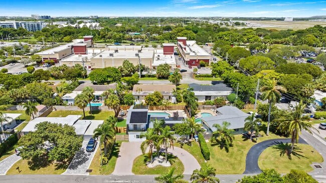 Building Photo - 871 NW 23rd Terrace