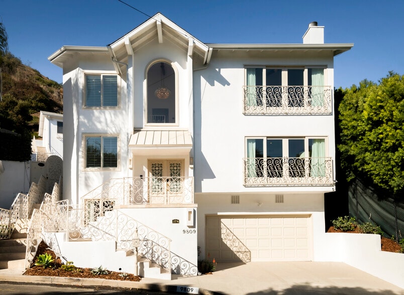 Primary Photo - 9809 Beeson Dr