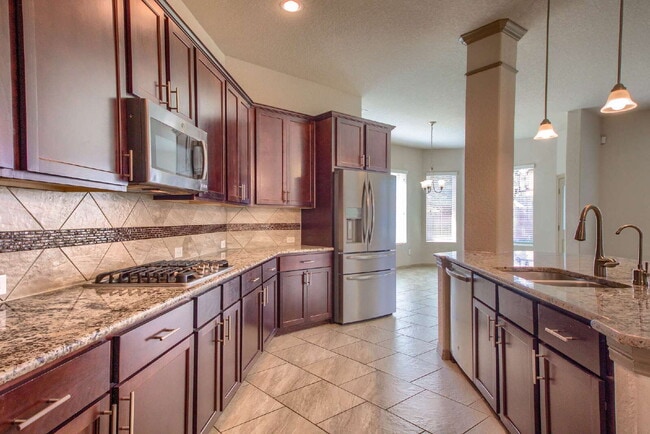 Building Photo - ****Go Big, Then Come Home to Comfort and Style!****