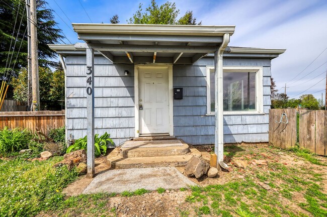 Primary Photo - 340/340 1/2 Bethel Dr
