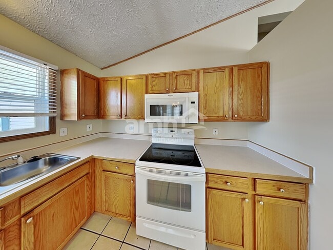 Building Photo - 8210 Mariposa St