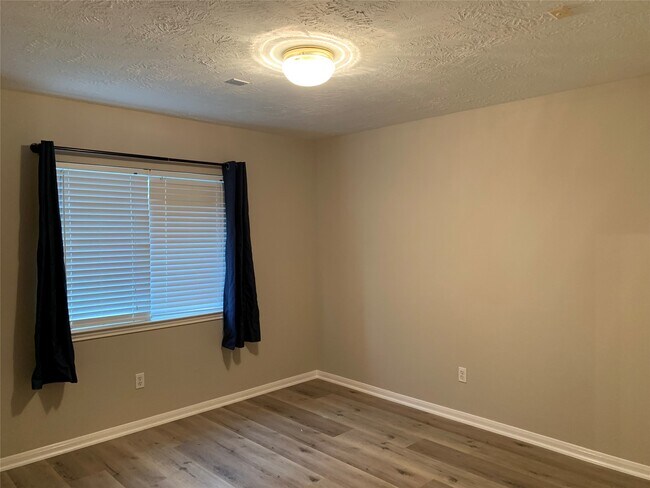 Building Photo - 3611 Stratford Town Ln