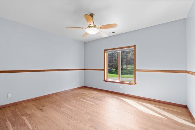 Building Photo - 6 Bed 4 Bath Daylight Rancher on Acreage in Mead School District.  Absolutely Gorgeous