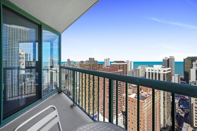 Building Photo - 111 W Maple St