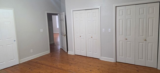 Building Photo - 7 1st St