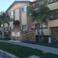 Building Photo - Centrally located 2 bed, 2 bath gated apar...