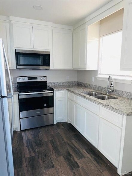 Building Photo - 2106 Taxco Ct