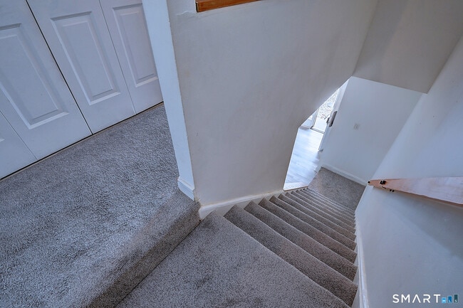 Building Photo - 32 Farmington Chase Crescent