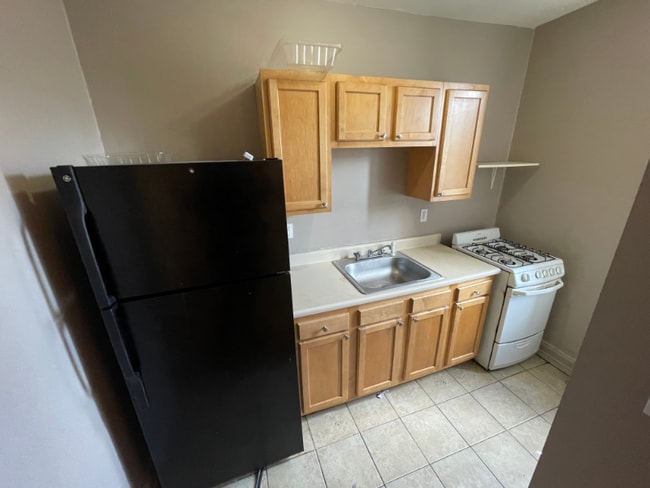 Building Photo - 366 4th Ave