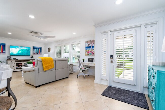 Building Photo - 149 Beachcomber St