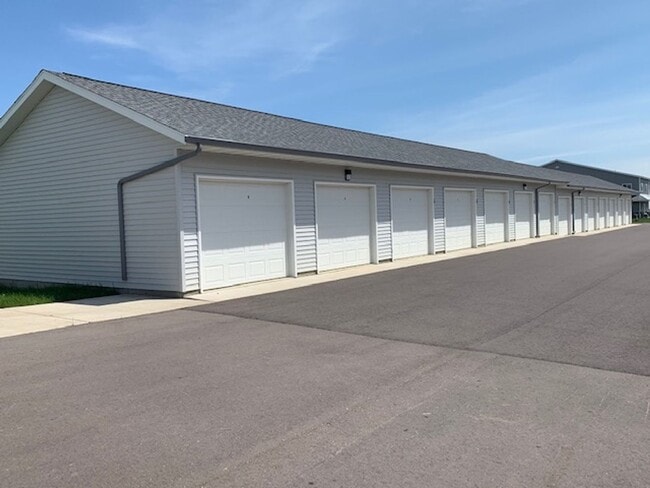 Building Photo - Welcome to Lipton Apartments – Your New Ho...