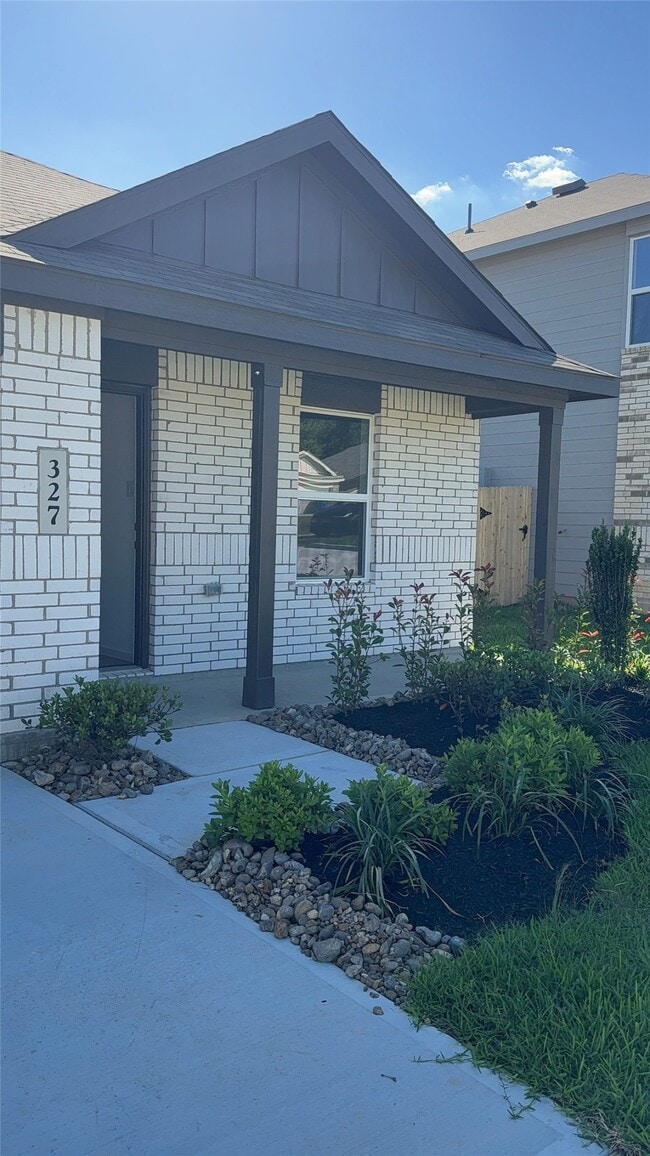 Building Photo - 327 Parkin Ct
