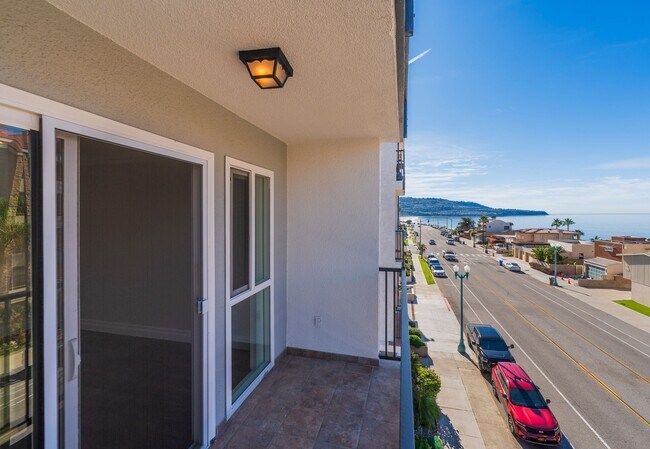 Building Photo - 730 Esplanade