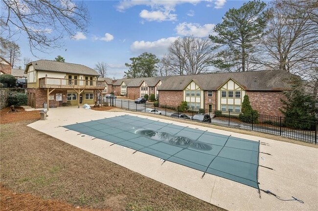 Building Photo - 2825 Ne Expressway Unit O2