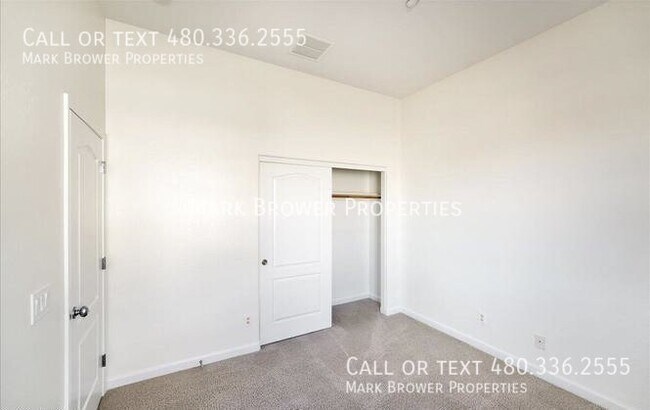Building Photo - 11423 W La Reata Ave