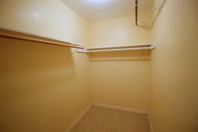Building Photo - 11018 Hillcroft St