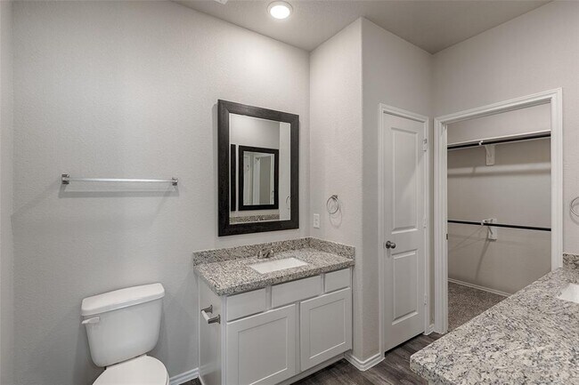 Building Photo - 405 Mohawk Dr