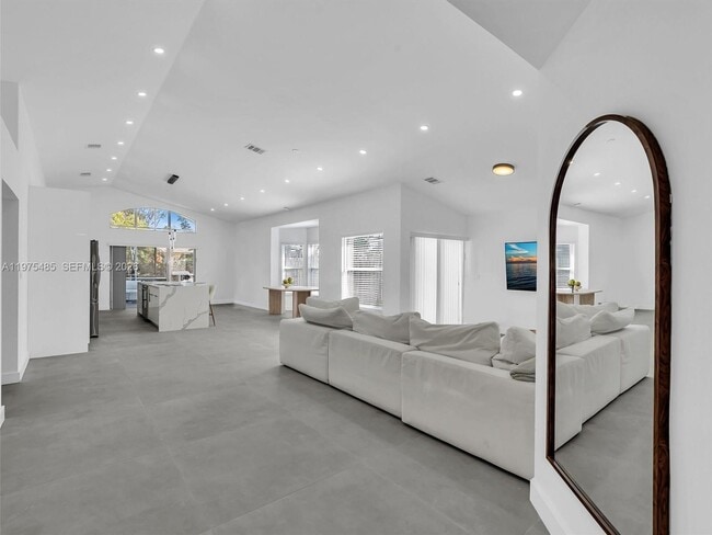 Building Photo - 4962 SW 32nd Way