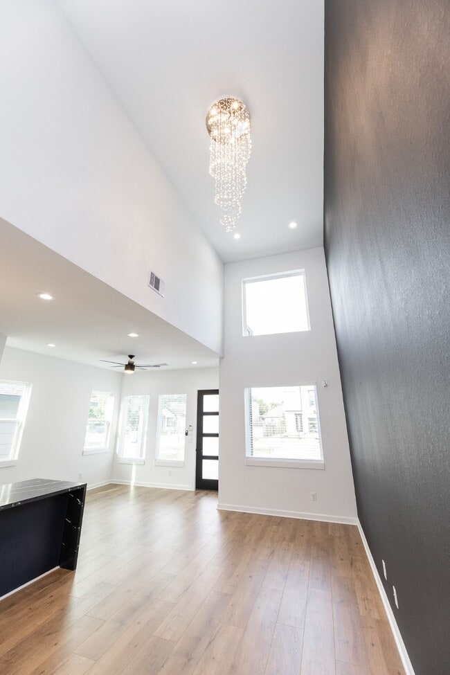 Building Photo - 8502 Safeguard St