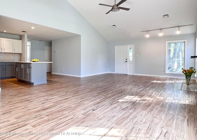 Building Photo - 159 Tanglewood Pl