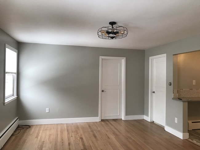 Family room - 748 Feura Bush Rd